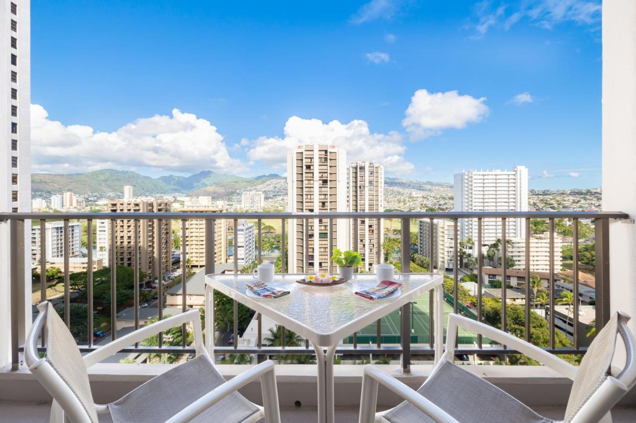 Beautiful Mountain View In Waikiki Sunset With Parking Apartment Хонолулу Екстериор снимка